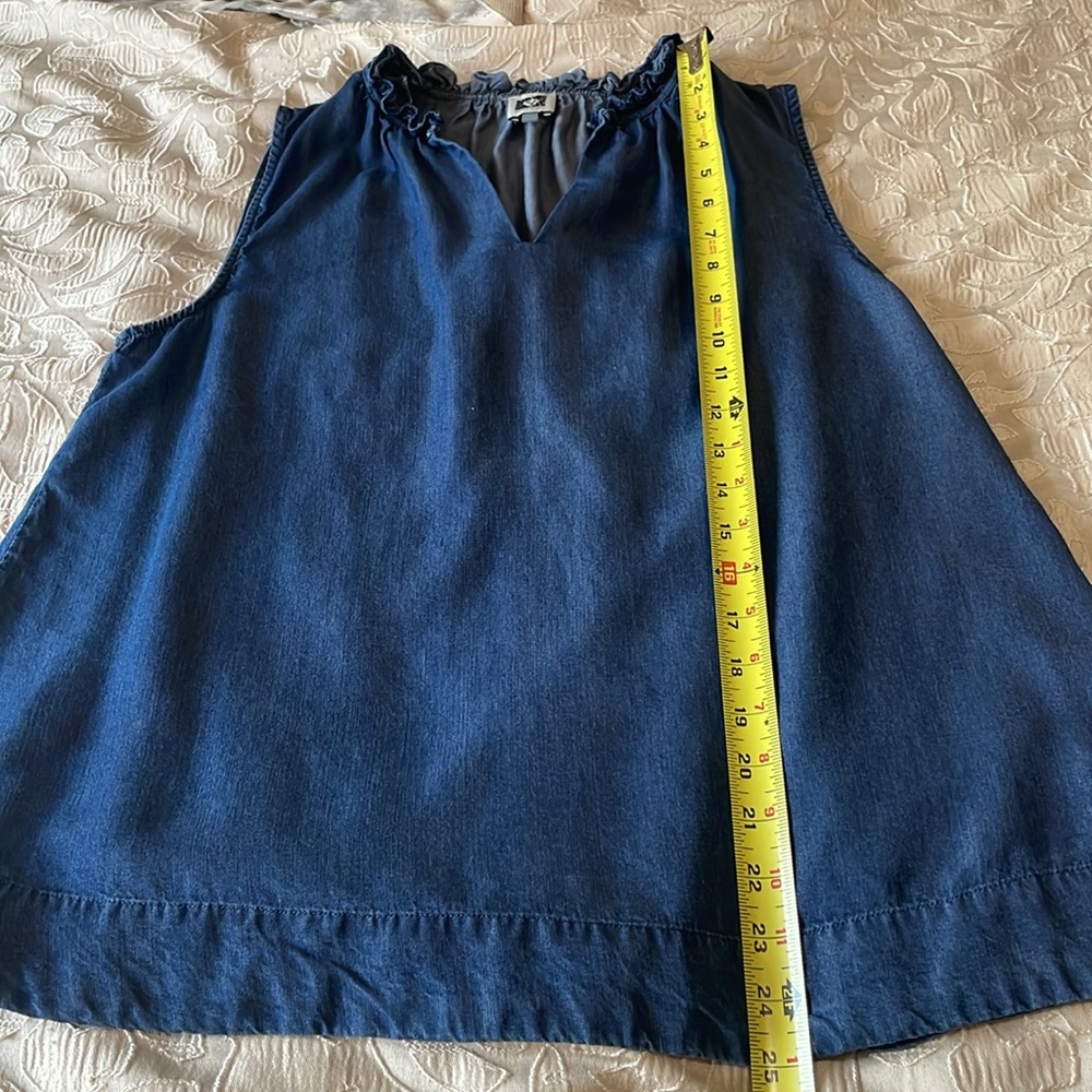 Anne Klein Women’s SZ M Sleeveless Pullover Ruffle Neck Denim -Look Soft Top - Picture 8 of 13